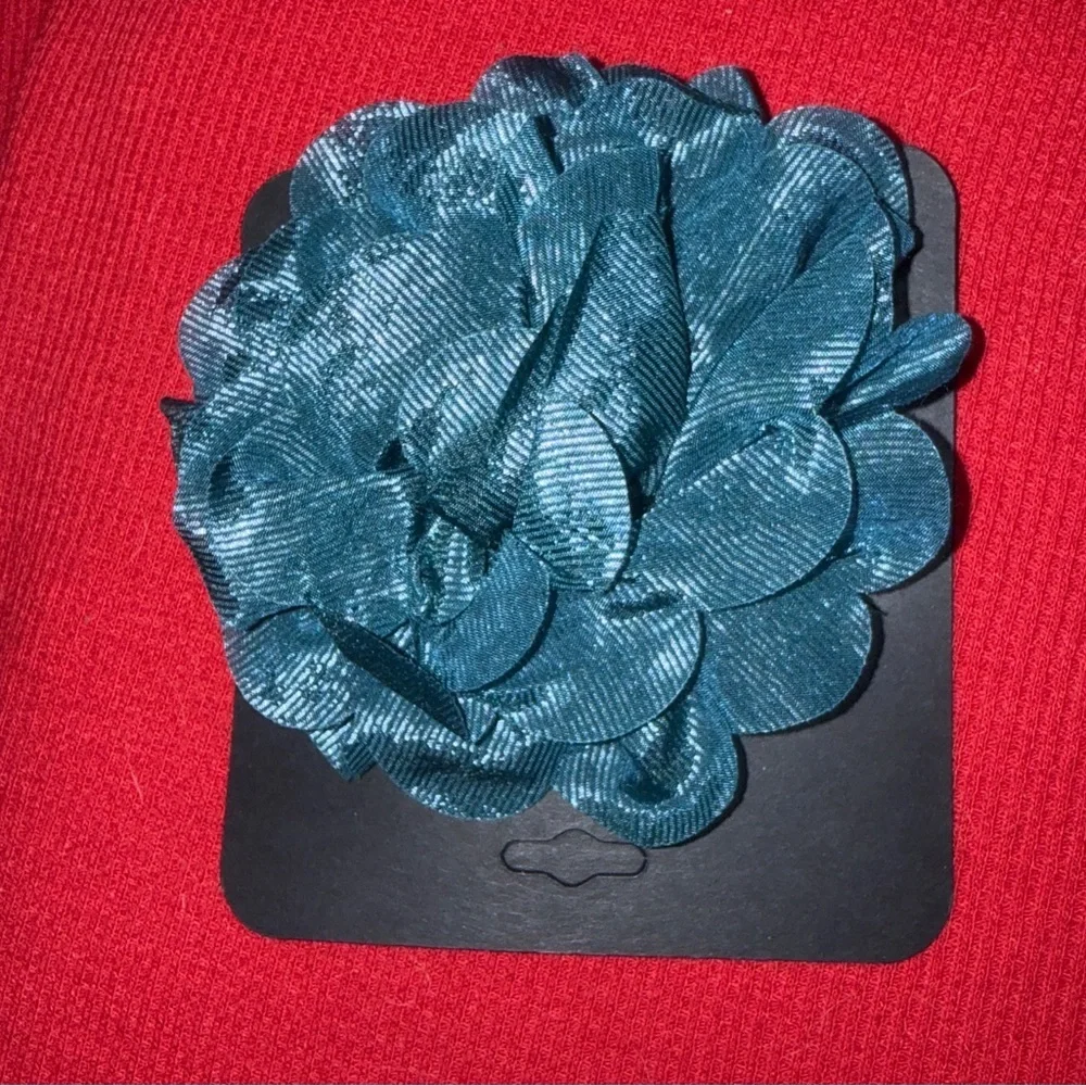 Elegant Teal Floral Hair Accessory